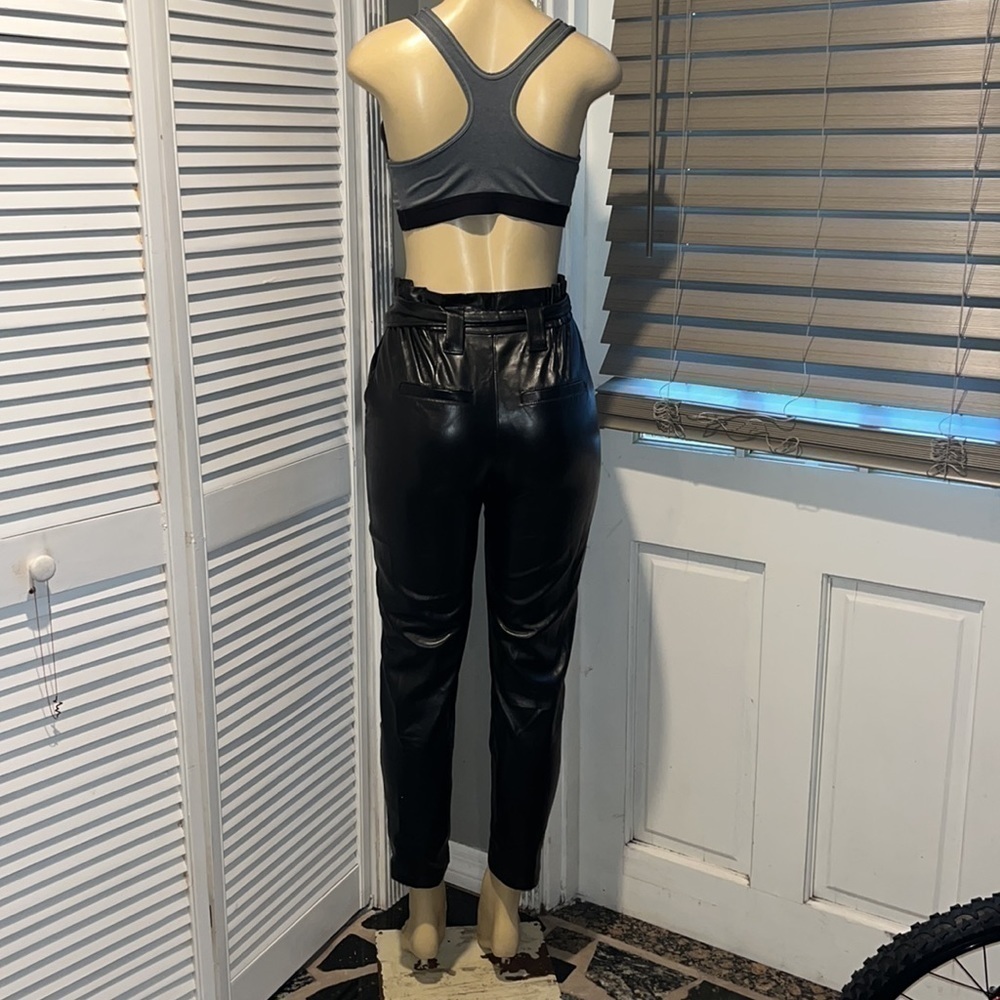 Express- Super High Waisted Faux Leather Ankle Pants size- 0/R - Picture 8 of 13